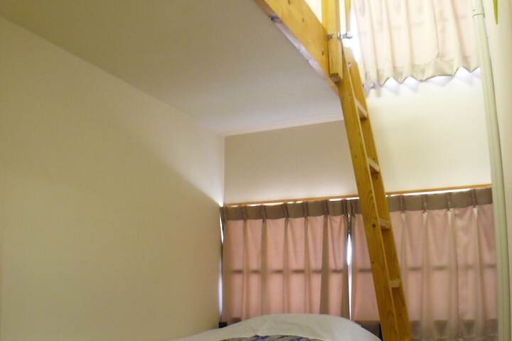 Room 5 of 25