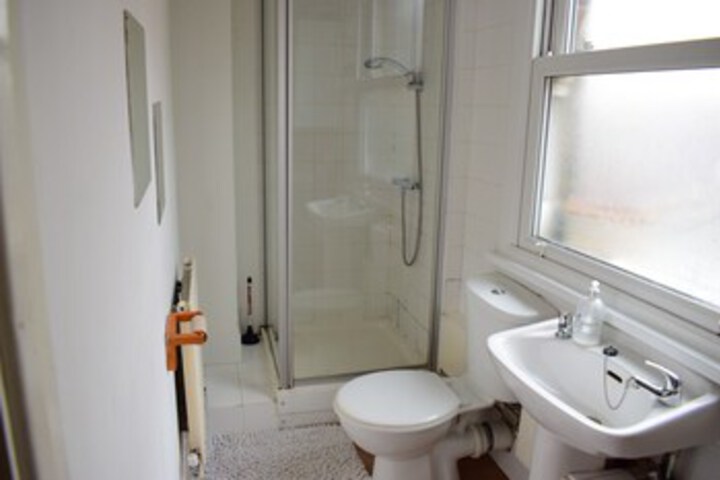 Room 4 of 10