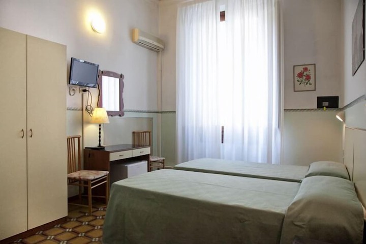 Room 16 of 22