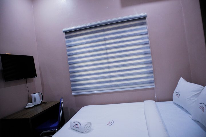 Room 10 of 26