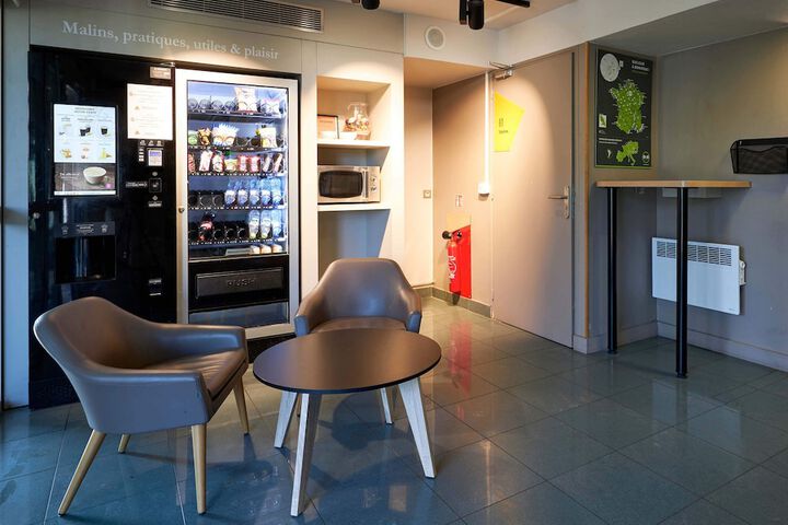Guest Lobby