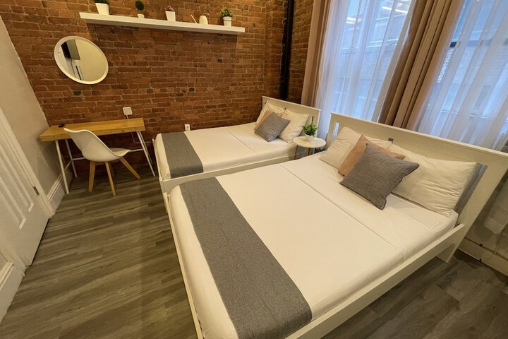 Room 42 of 236