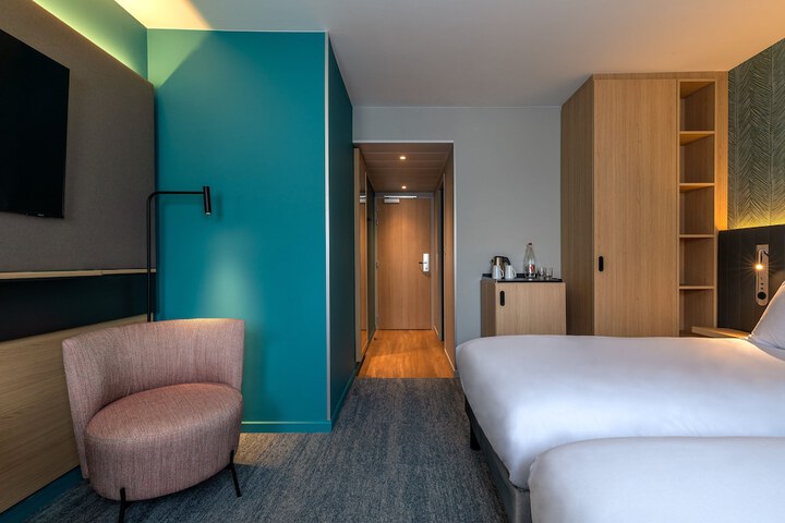 Room 7 of 89