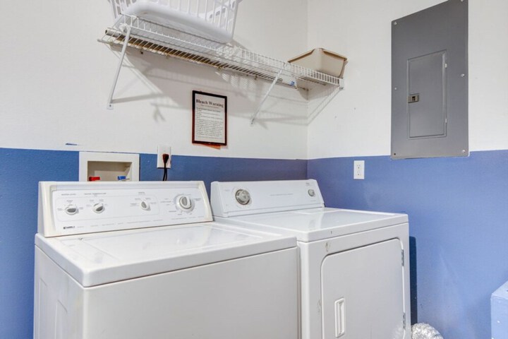 Laundry 10 of 21