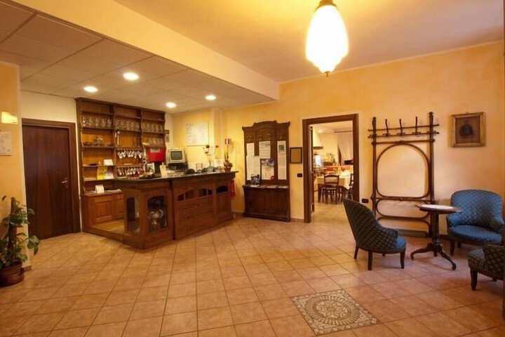 Entrance & Lobby