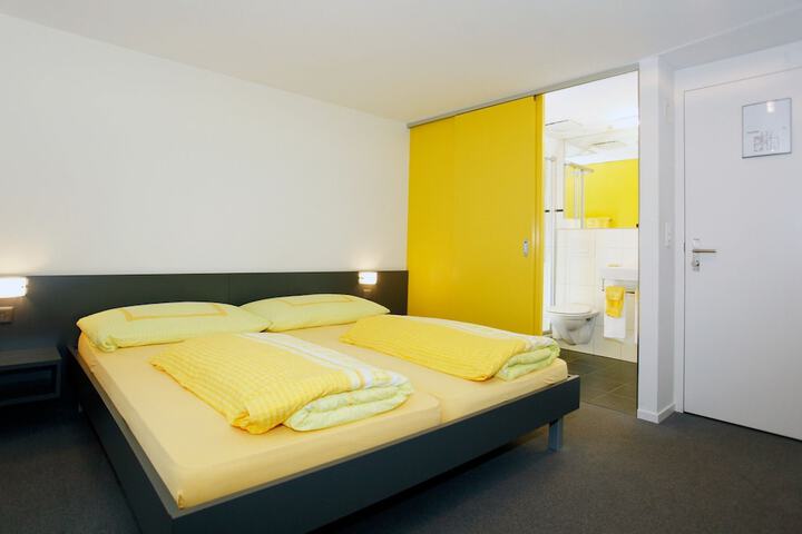 Room 6 of 46