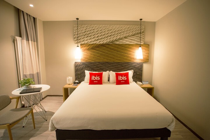 Room 8 of 30