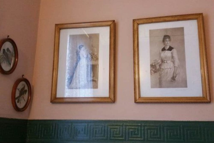 Room 10 of 26