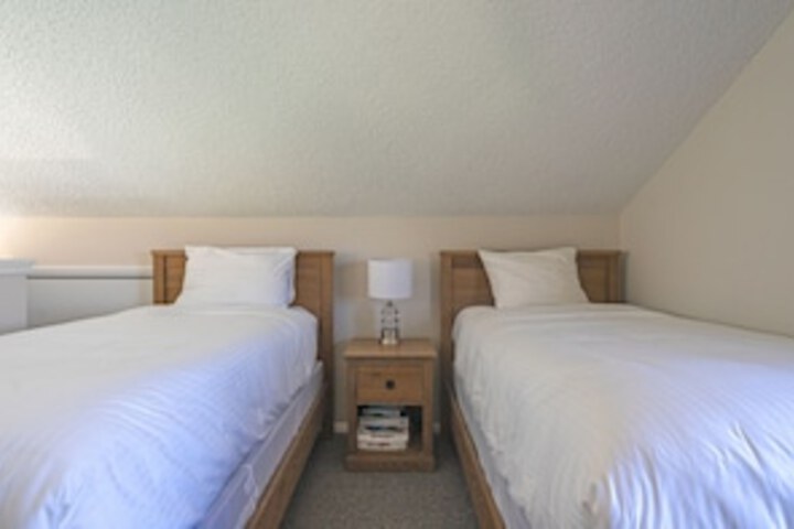 Room 172 of 984