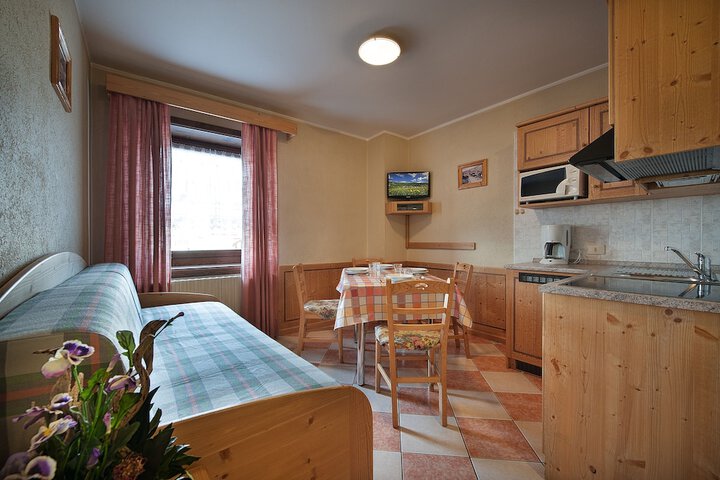 Room 14 of 28