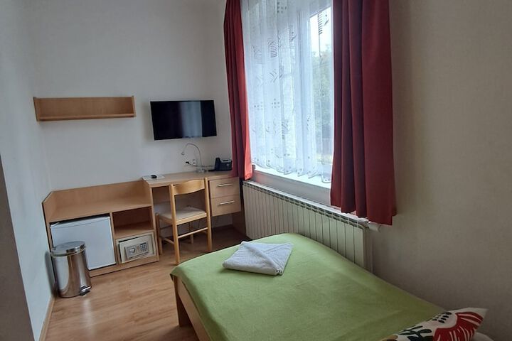 Room 14 of 38