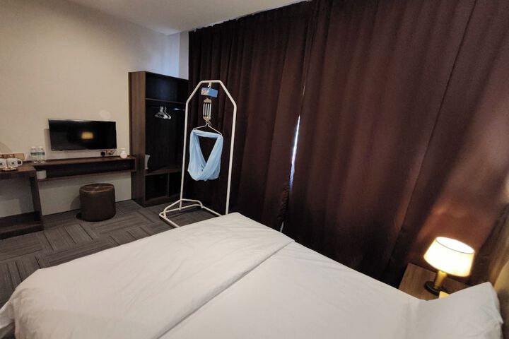 Room 11 of 52