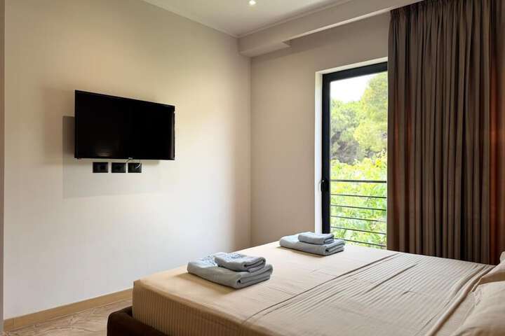 Room 13 of 95