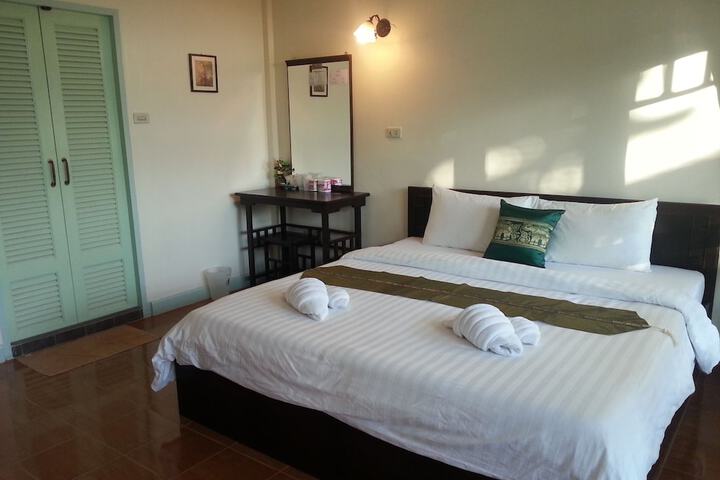 Room 9 of 63