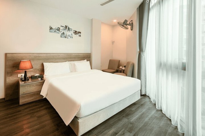 Room 9 of 28
