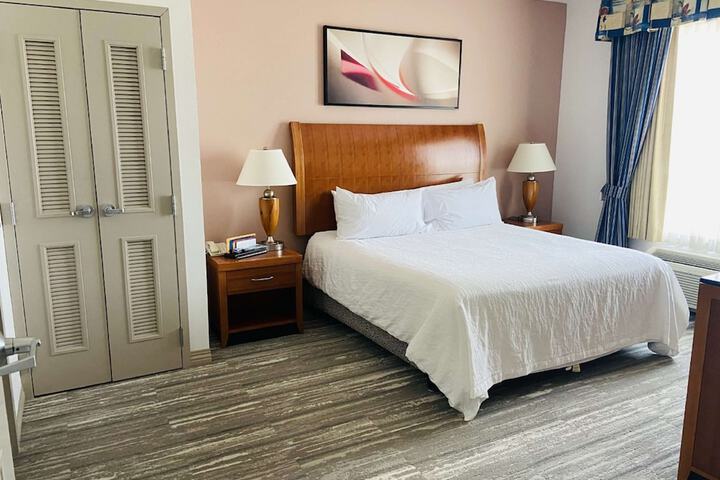 1 King Bed Accessible (4 of 24)