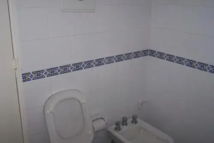 Room 4 of 10