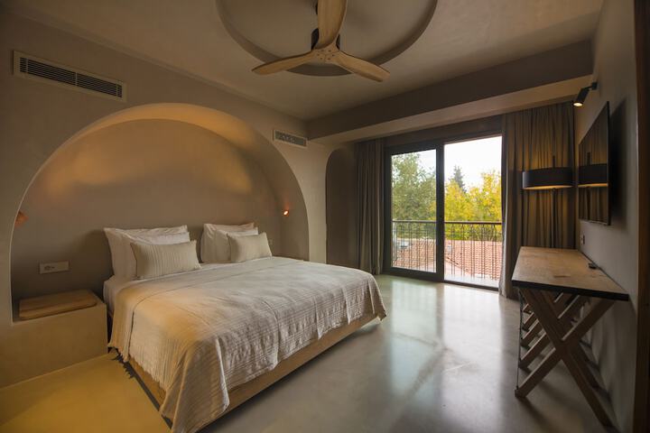 Room 15 of 76