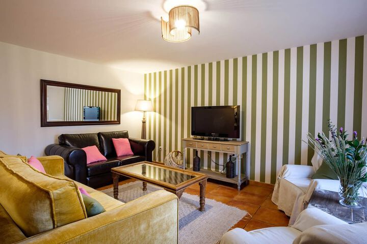 Room 9 of 20