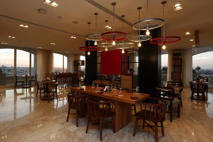 Dining 134 of 195
