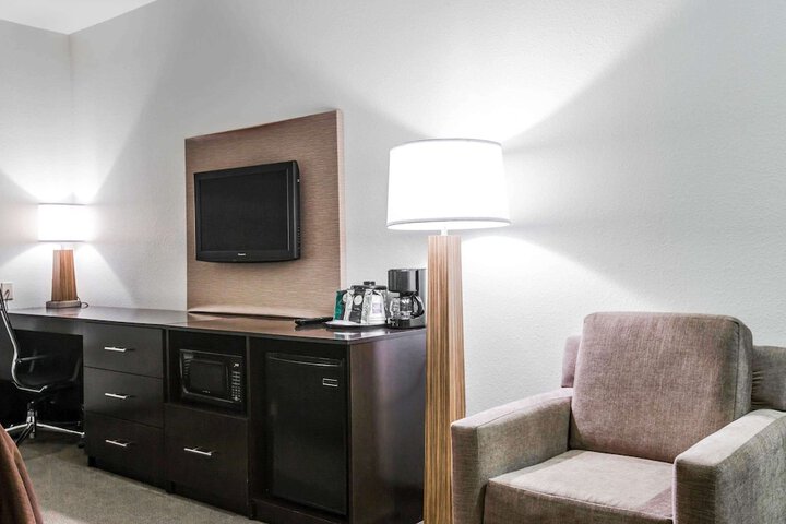 Room 19 of 35