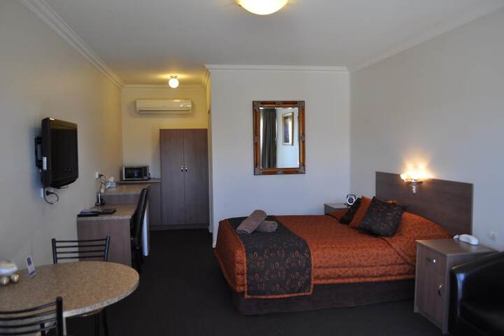 Room 9 of 29