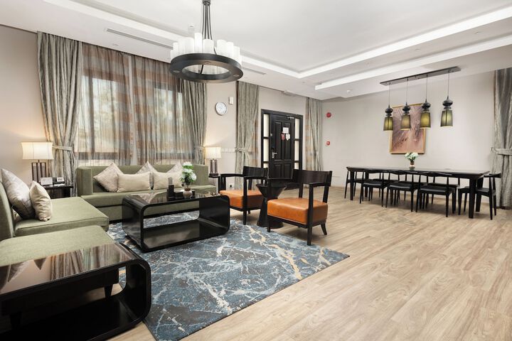 Room 45 of 171