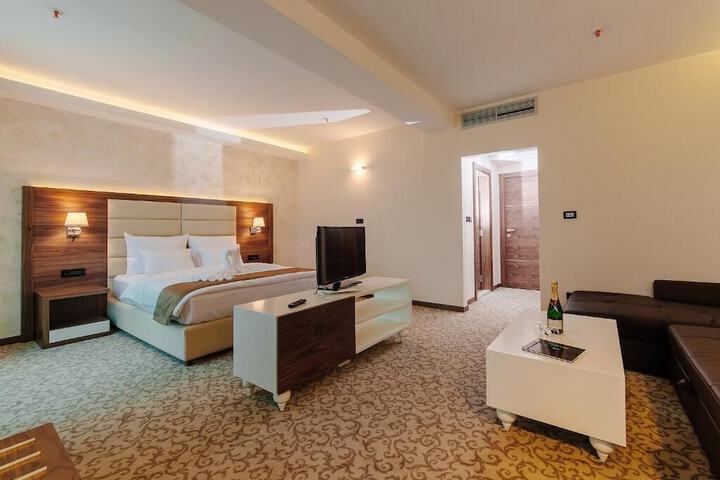 Room 18 of 46