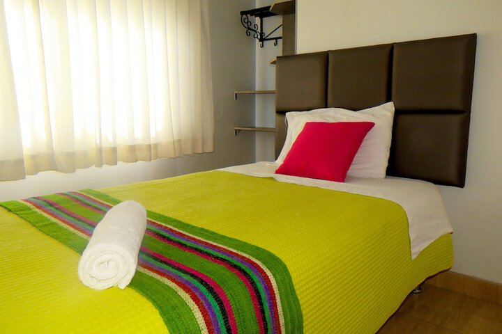 Room 9 of 32