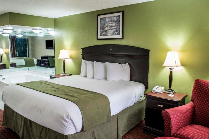 Queen Bed Accessible (1 of 7)