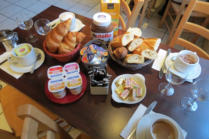 Dining 66 of 92