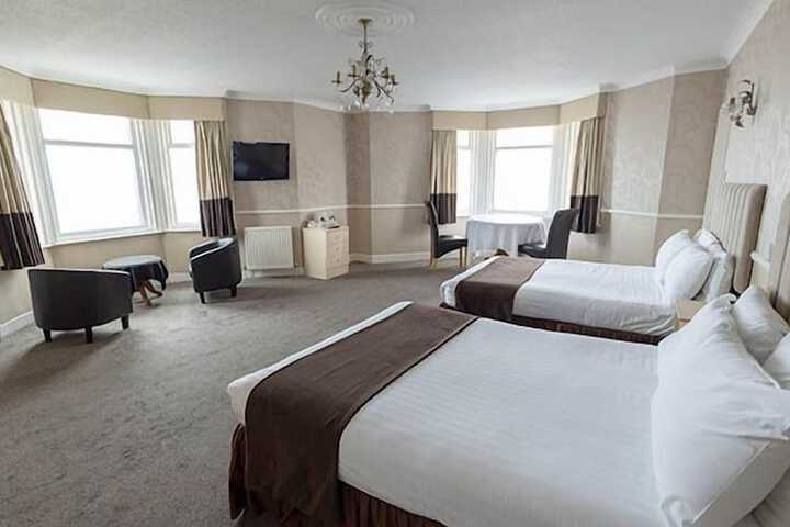 Room 10 of 44