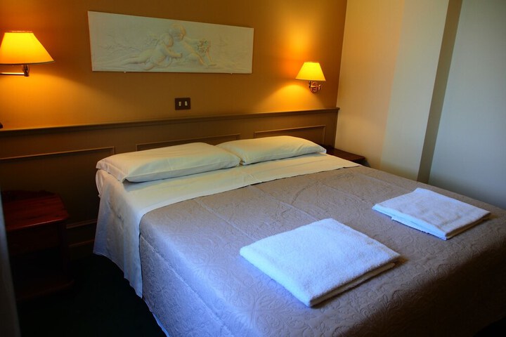 Room 12 of 54