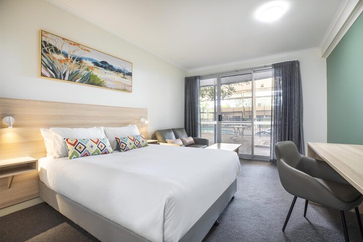 Room 4 of 40