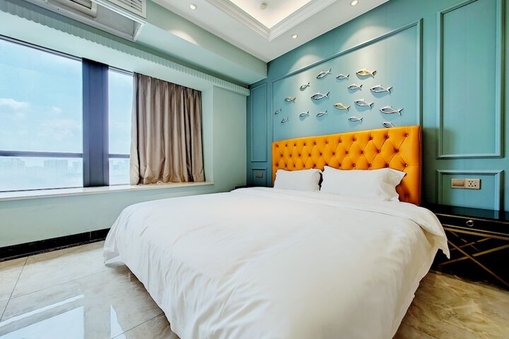Room 5 of 30