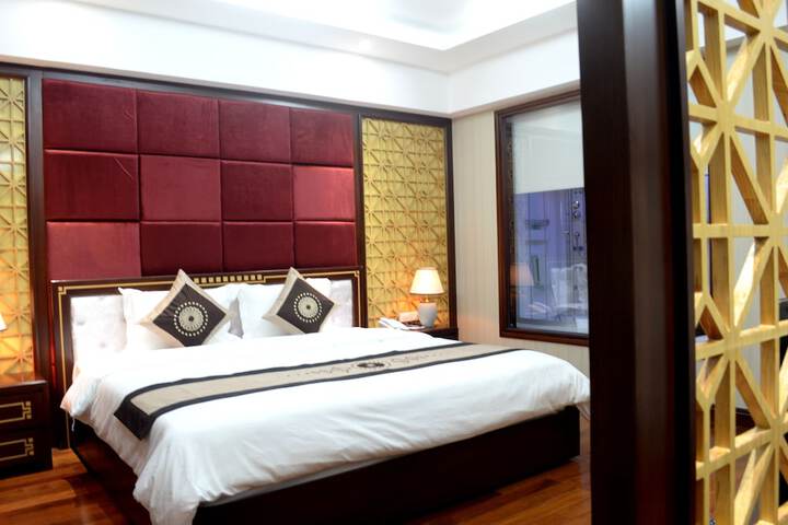 Room 4 of 60