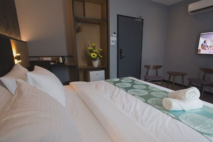 Room 8 of 34