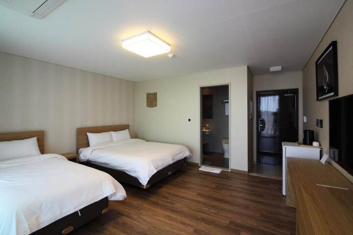 Room 18 of 46