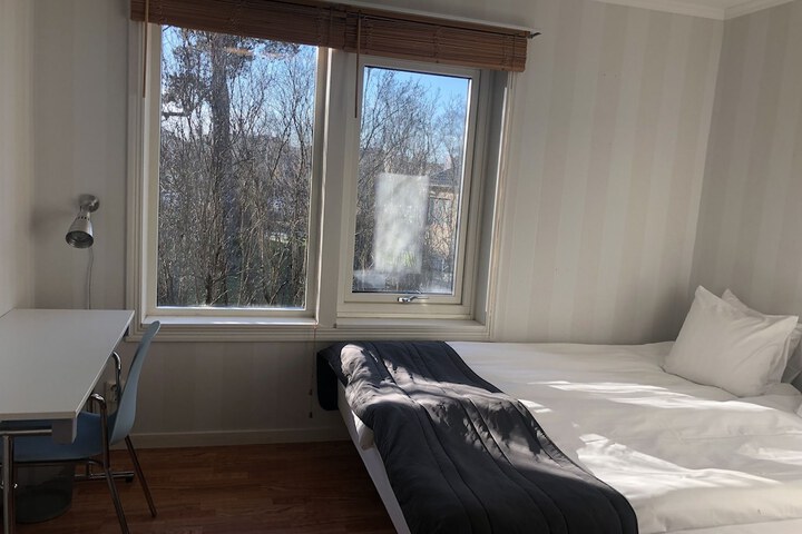 Room 10 of 74