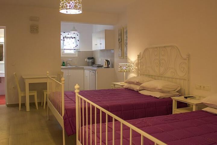 Room 6 of 49