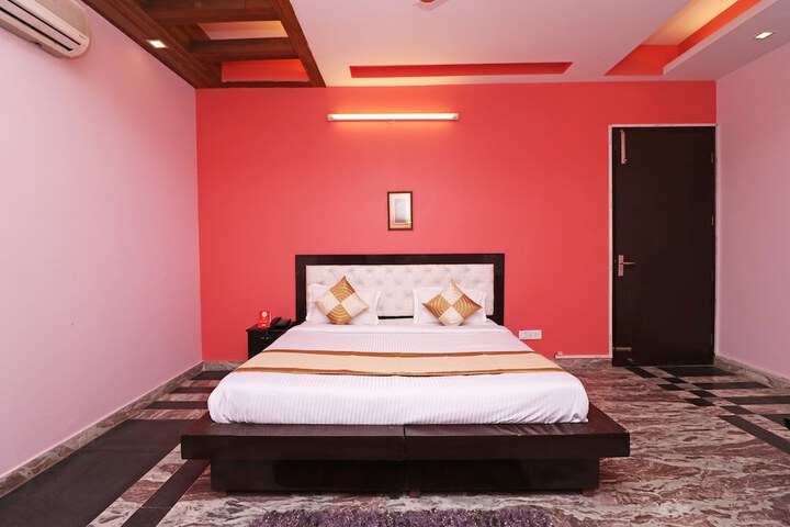 Room 5 of 17