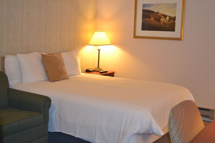Room 4 of 20