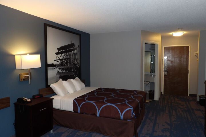 Room 16 of 63