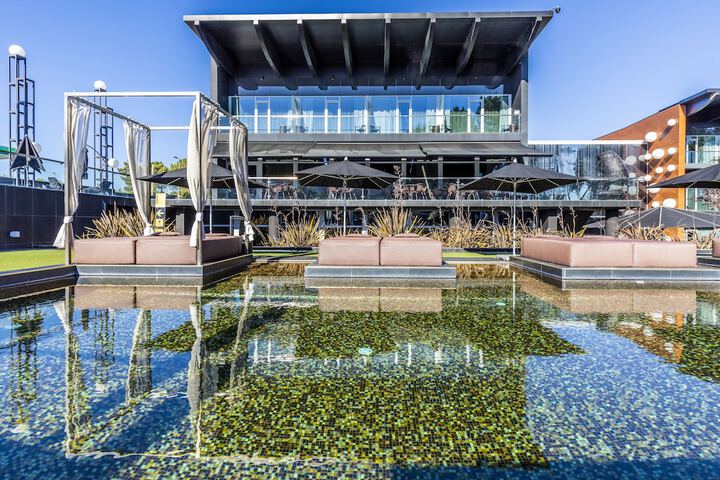 Pool Hotel