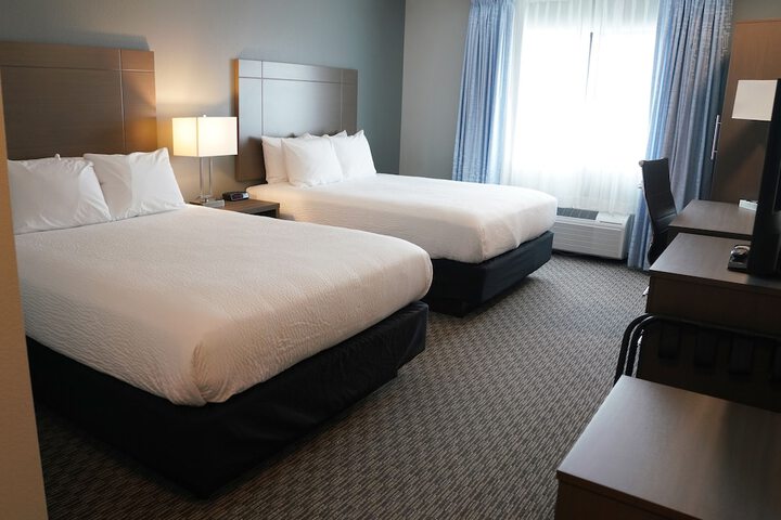 Quadruple Executive Queen Bed (6 of 8)