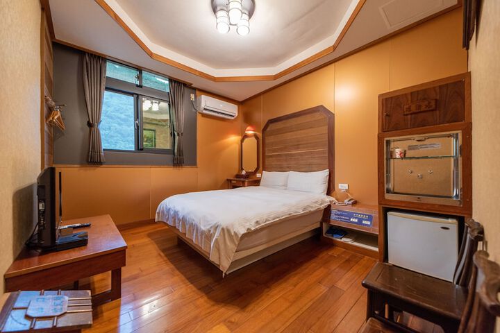 Room 34 of 65
