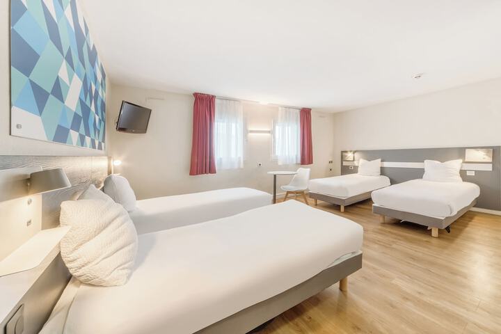 Room 15 of 46