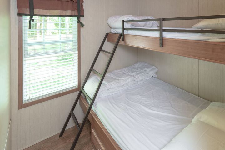 Room 2 of 64