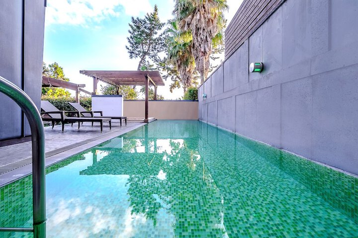 Pool 91 of 144