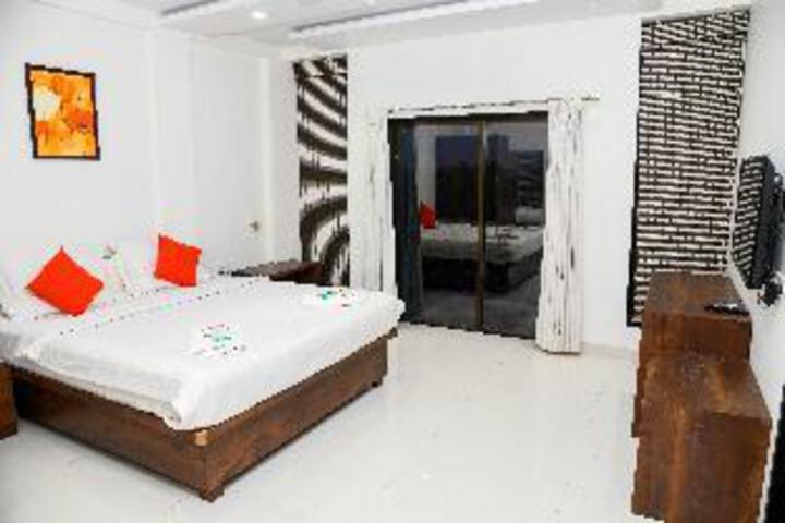 Room 10 of 63